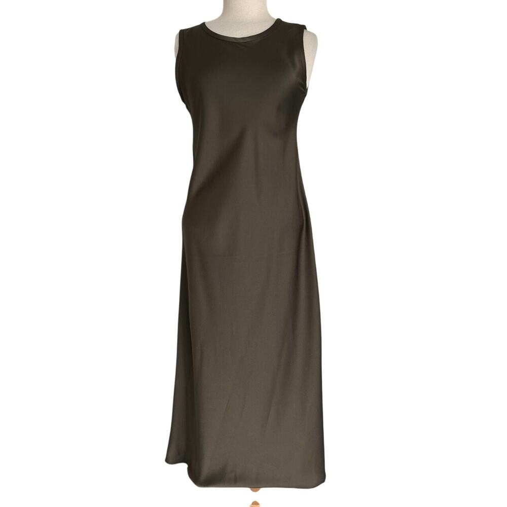 Uniqlo Sleeveless Crewneck Maxi Dress Size Medium Looks Like Satin